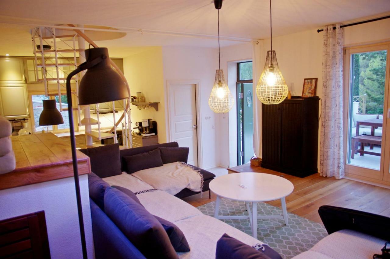 Holiday Home Nevista Sumartin Exteriör bild