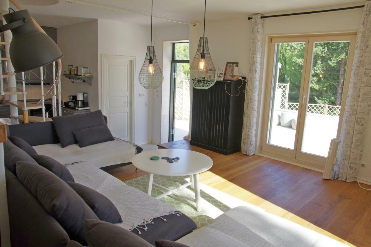 Holiday Home Nevista Sumartin Exteriör bild